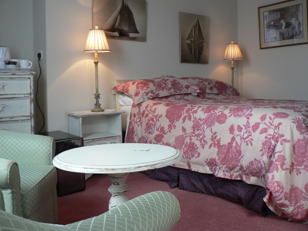 16 Franklin Bijou Boutique Bed and Breakfast Χαρογκέιτ Δωμάτιο φωτογραφία