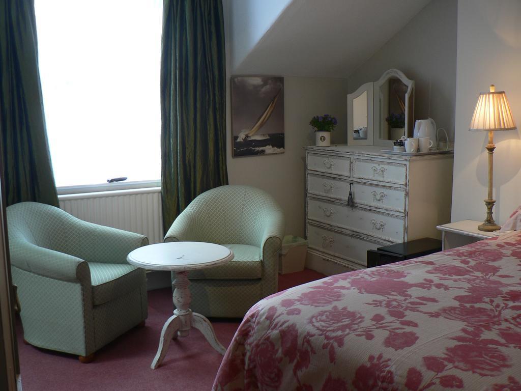 16 Franklin Bijou Boutique Bed and Breakfast Χαρογκέιτ Δωμάτιο φωτογραφία