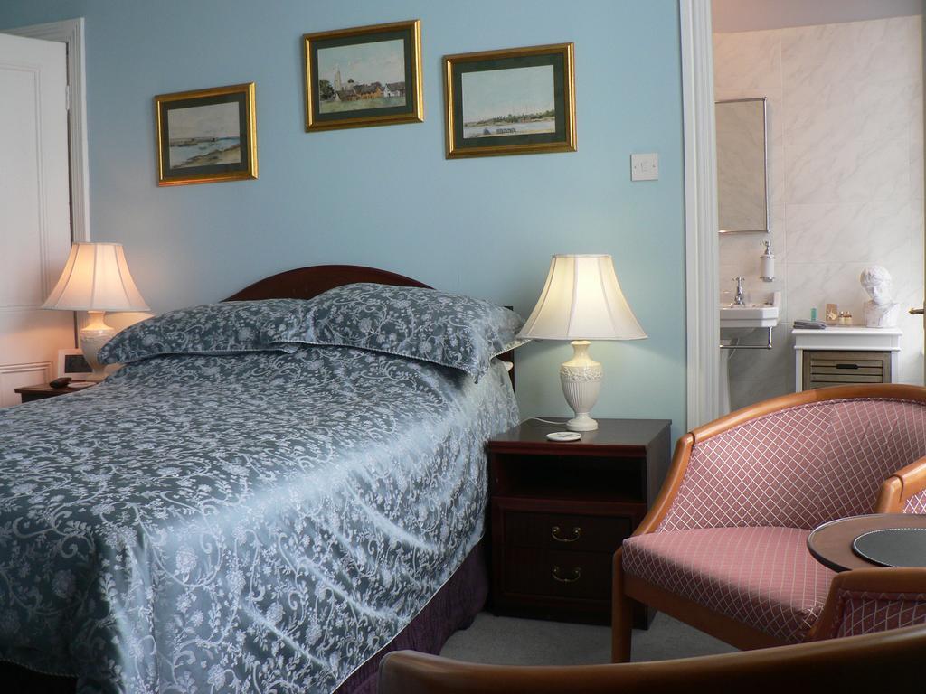 16 Franklin Bijou Boutique Bed and Breakfast Χαρογκέιτ Δωμάτιο φωτογραφία